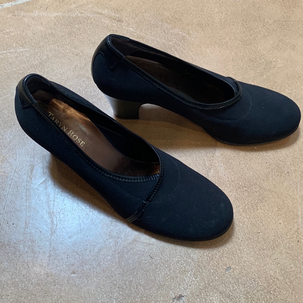 Taryn Rose 39.5 Lycra/Nappa Leather Heel Pumps